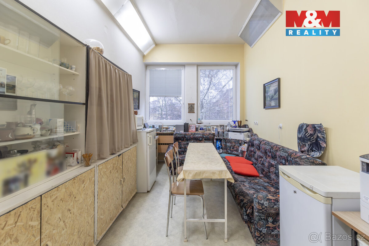 Prodej spoluvlastnického podílu zdravot. zařízení, Ostrava - 3