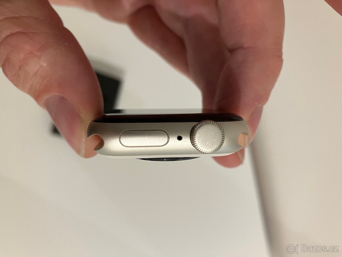 Apple Watch SE 2 (2022) 40 mm Starlight - 3