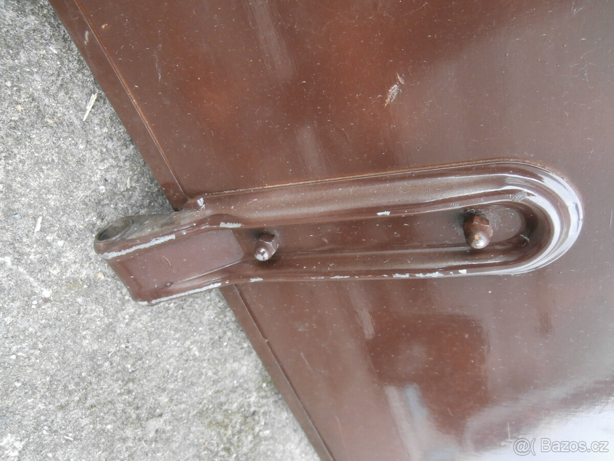 Přívěsný vozík - pouze zadní čelo použité za 400 kč - 3