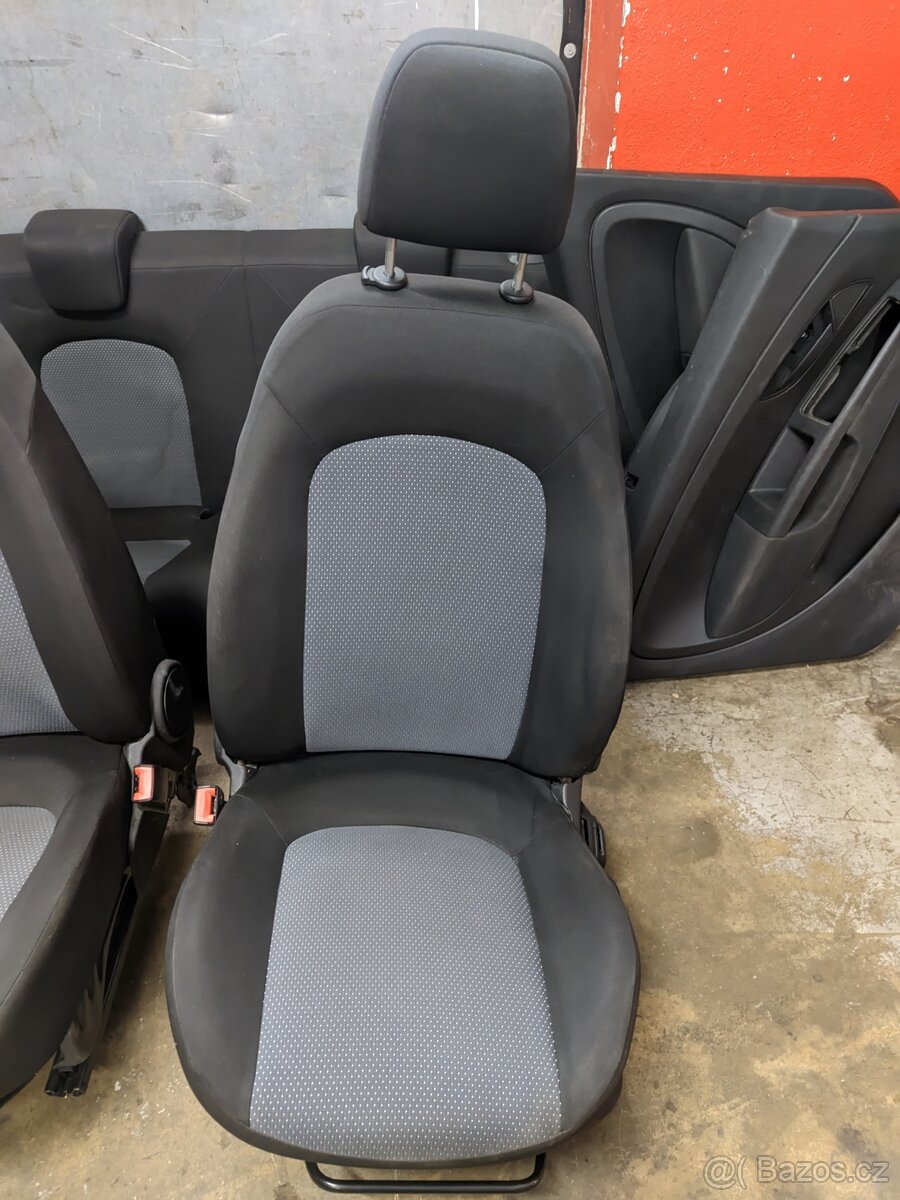 Sedačky Grande Punto + tapeci - 5 dveř - 3