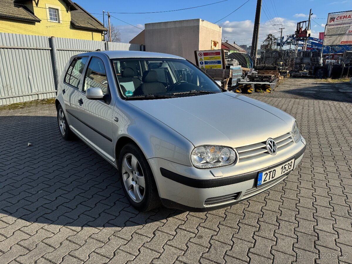VW GOLF 4 1.6 - 3
