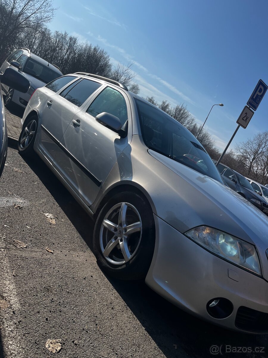 Škoda Octavia 2 1.9TDI 77KW (110KW) RS paket - 3