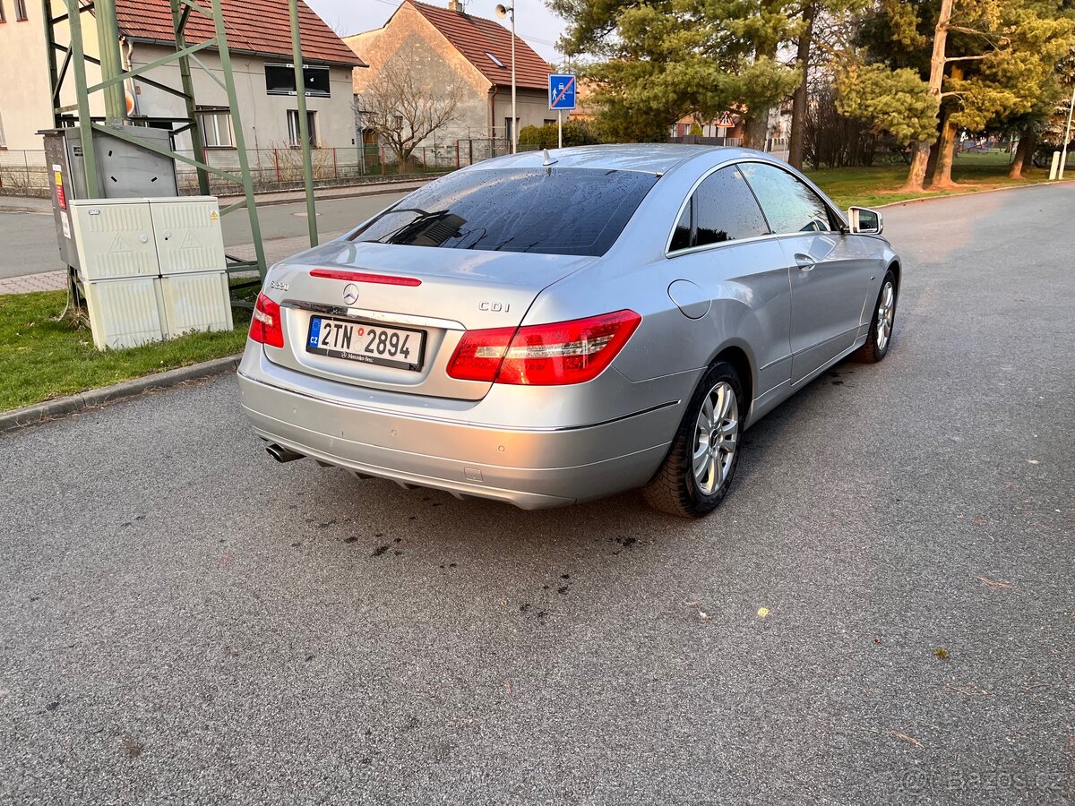 Mercedes-Benz E Coupé 220 CDI 2012 - 3