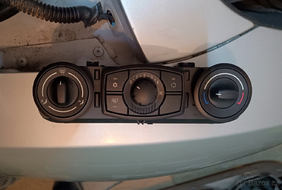 P: díly interiéru z4 e85 - 3