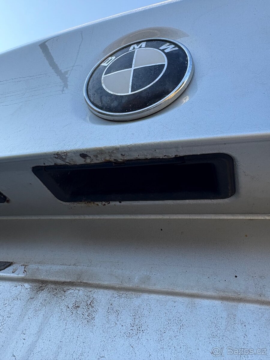 Kufr Titansilber BMW E90 - 3