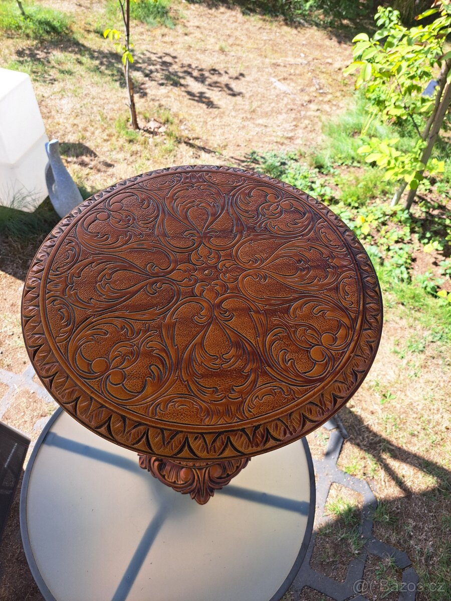 Soška jako stolek - 3