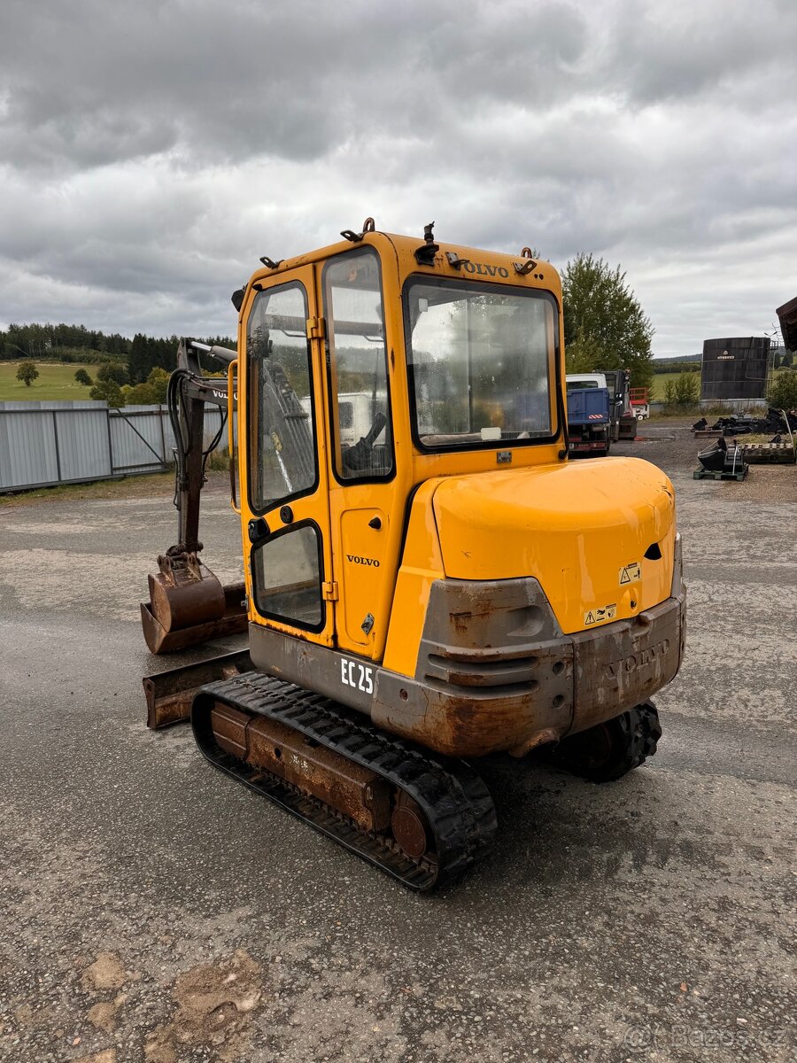 Minibagr Volvo EC25 2004 2x lzice - 3