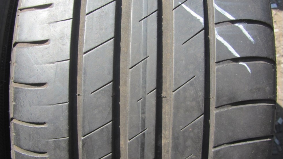 Letní pneu 225/40/18 Good Year - 3