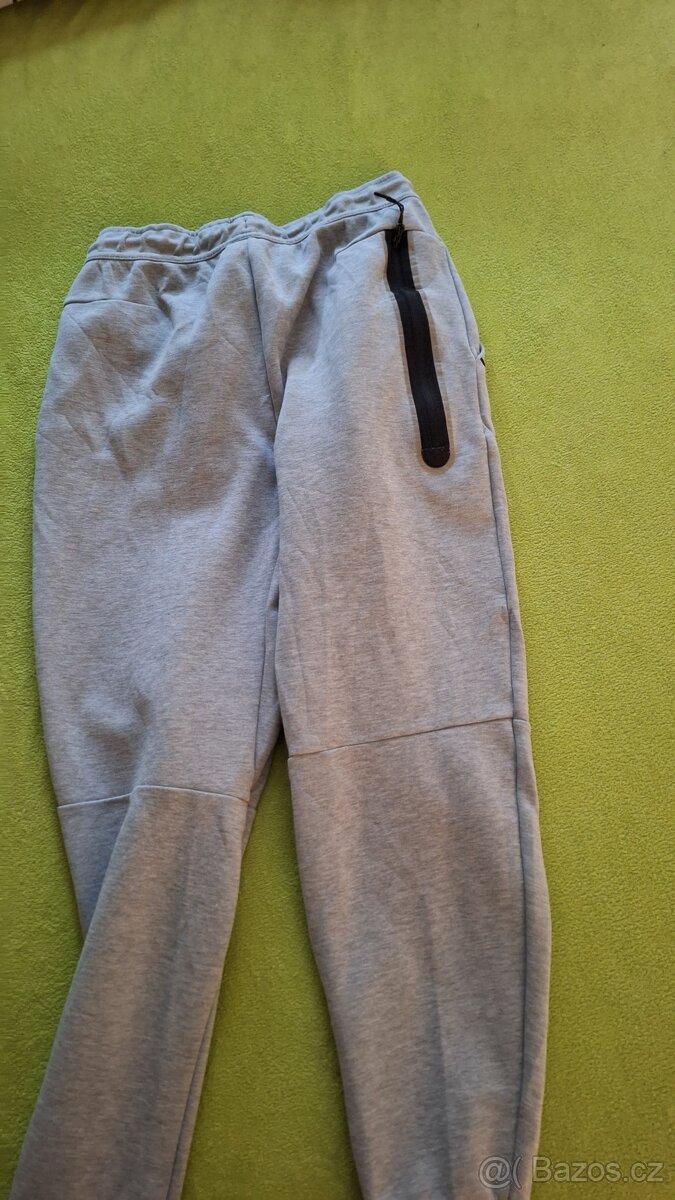 Tepláky Nike - 3