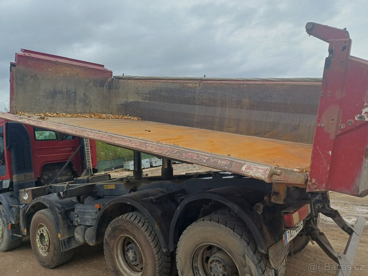 Renault Kerax 8x4 - 3