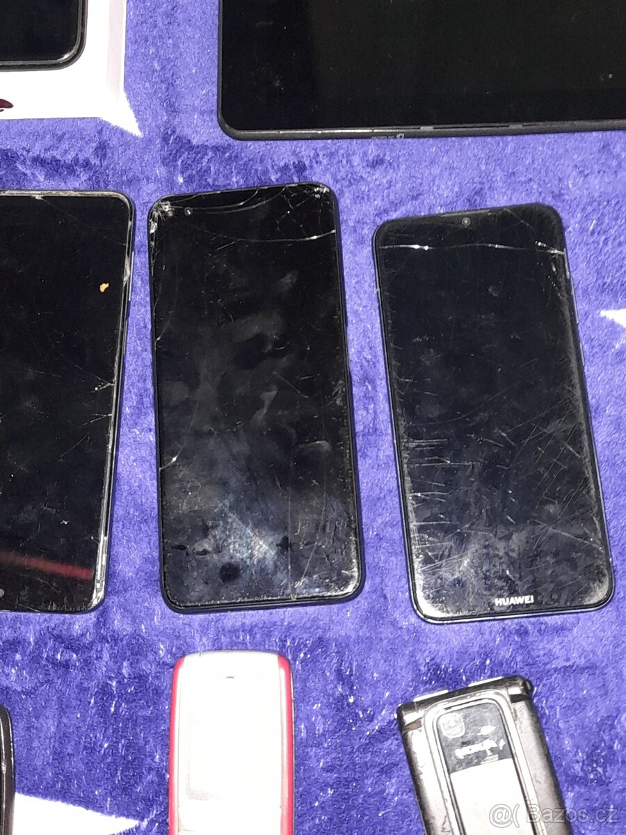 Elektronika telefony počítač tablety - 3