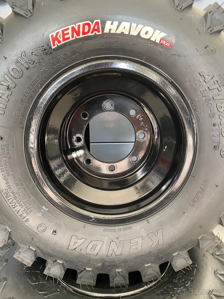 Nové zadni disky Goldspeed Black 8x6 + pneu Kenda Havok