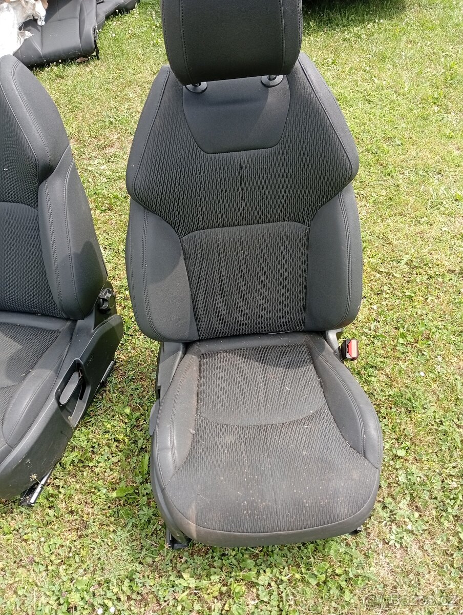 RANGE ROVER EVOQUE RV 2018 PŘEDNÍ SEDAČKY PĚKNÉ S AIRBAGY