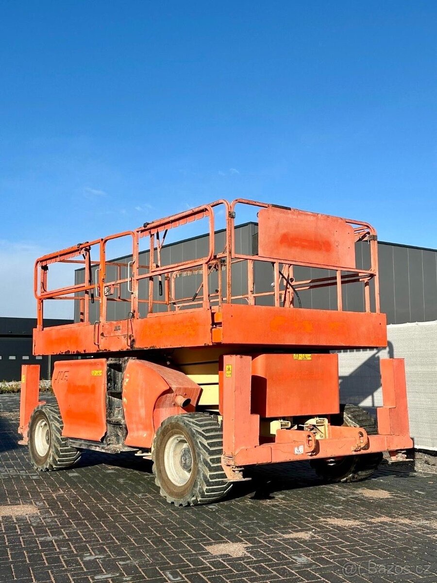 Terénní nůžková plošina JLG 3394 RT - 3