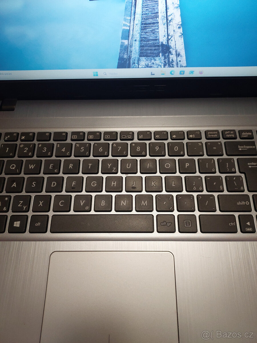 Asus VivoBook X540UAR Stav nového - 3