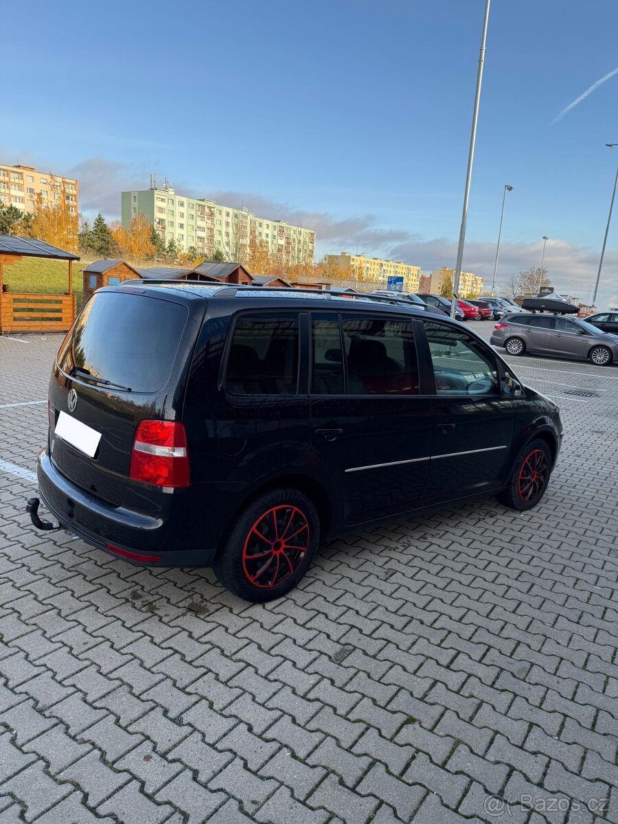 Volkswagen Touran 2.0 TDi FACELIFT MOŽNO NA SPLÁTKY - 3