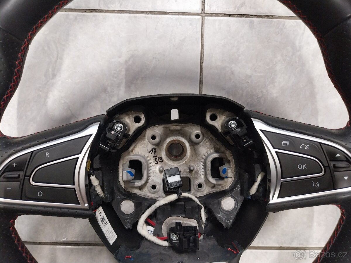 Volant Renault megane 4 RS - 3