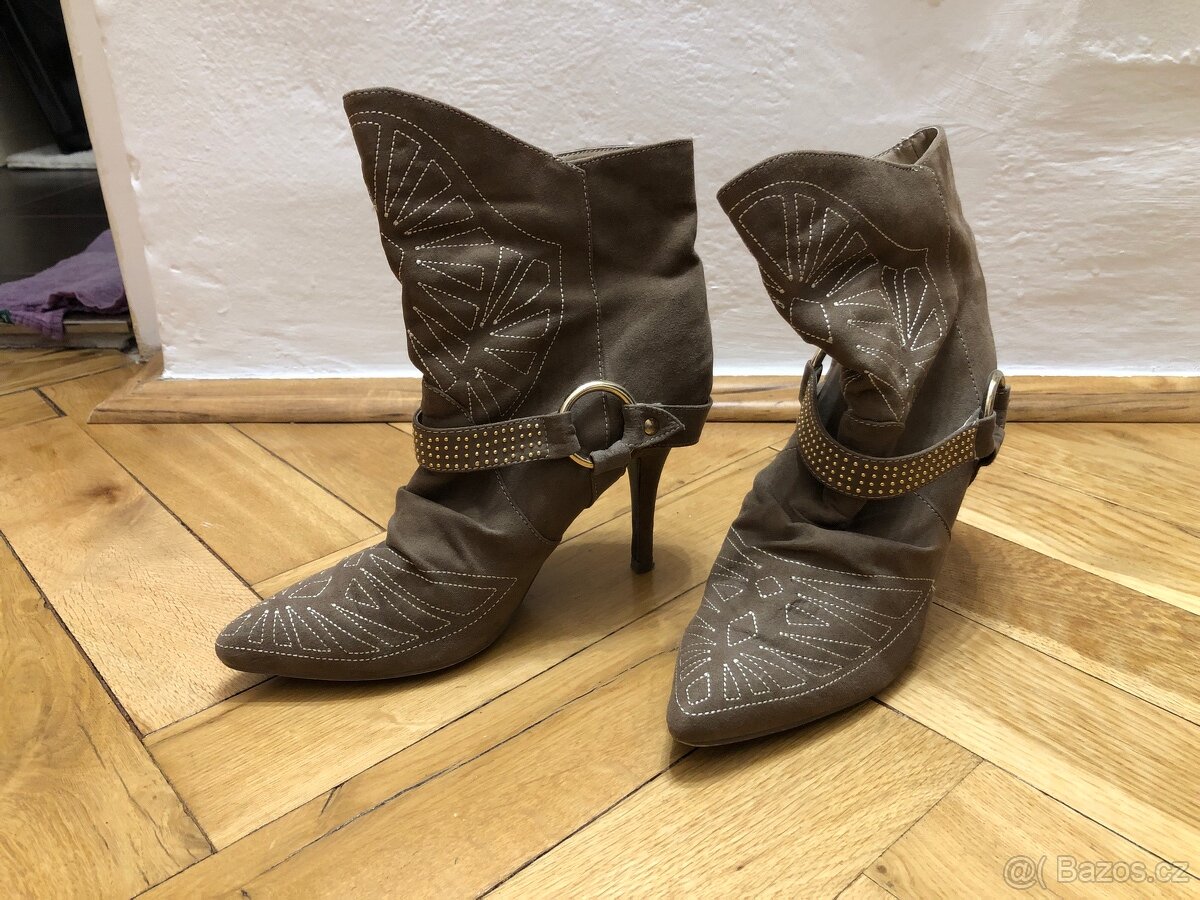 Dámské semišové kozačky vel 39 - 3