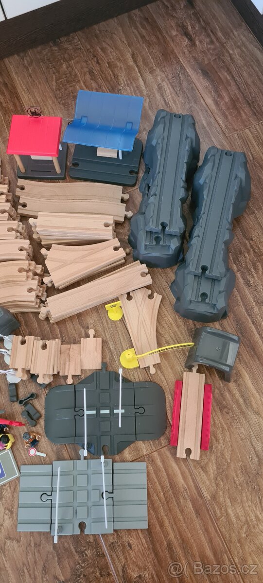 Dřevěné koleje, vláčky, stavby - 3