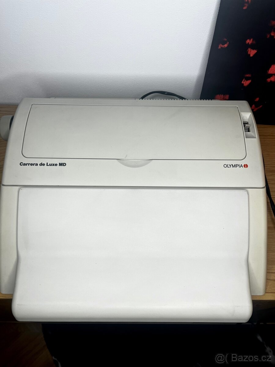 Elektronický psací stroj Olympia Carrera de Luxe MD - 3