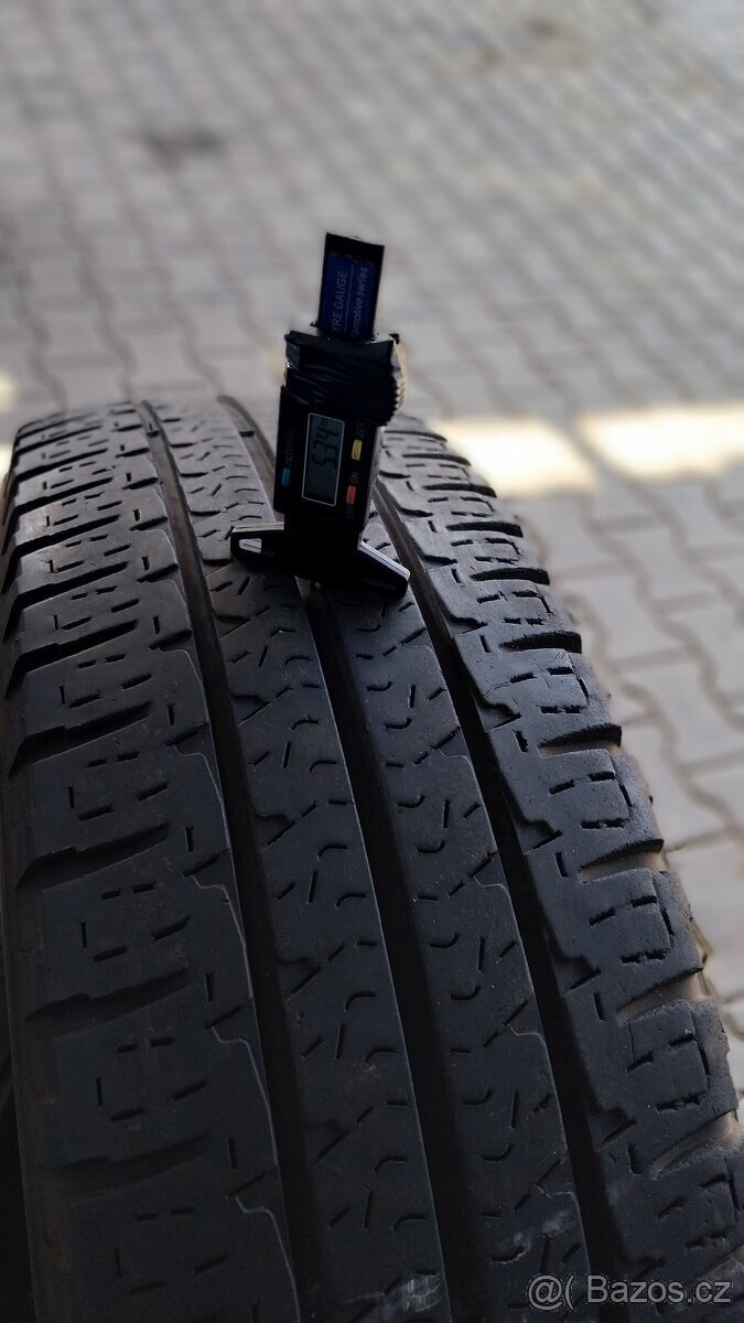 Prodám 2 pneu Michelin 225/75/16 CP - 3