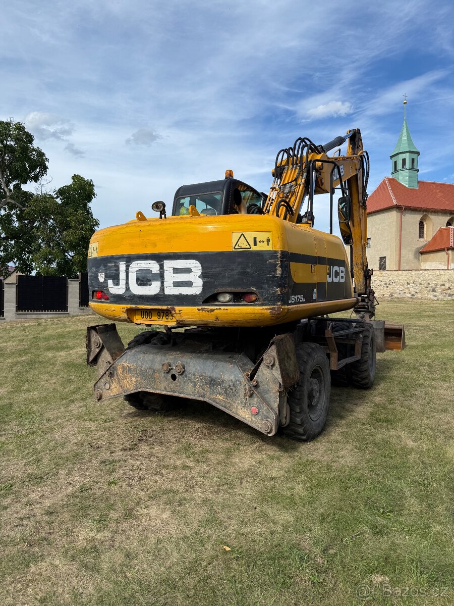 Kolový bagr JCB JS175W - 3