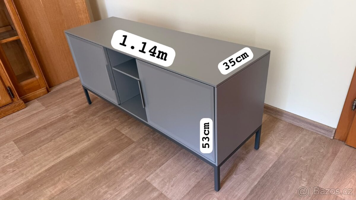 kovový stolek pod televizi z IKEA. - 3