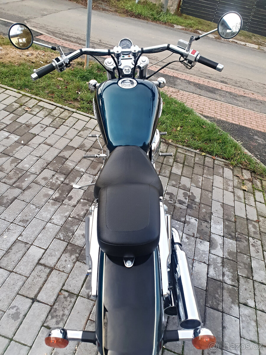 Suzuki VZ800 Marauder - 3