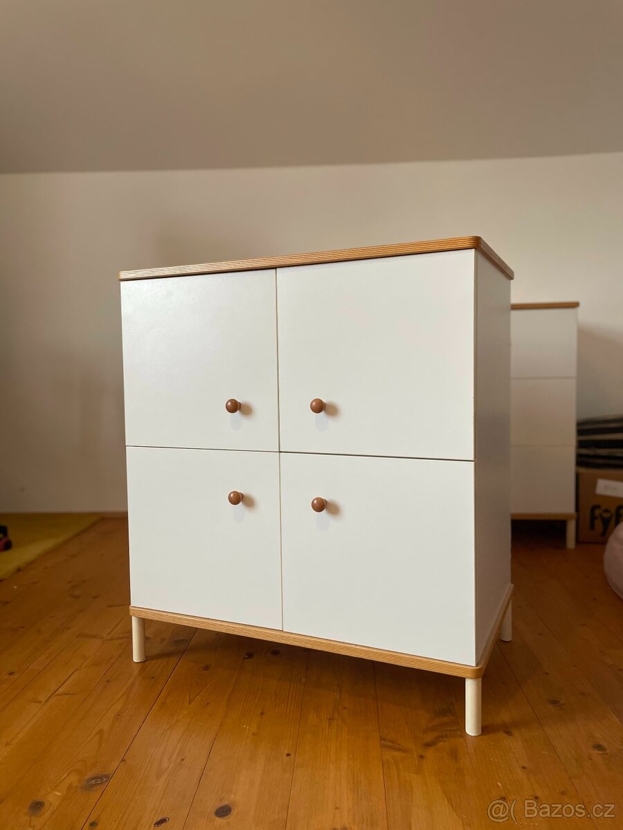 1 x šatní skříň + 3 x skříňka do dětského pokoje - 3