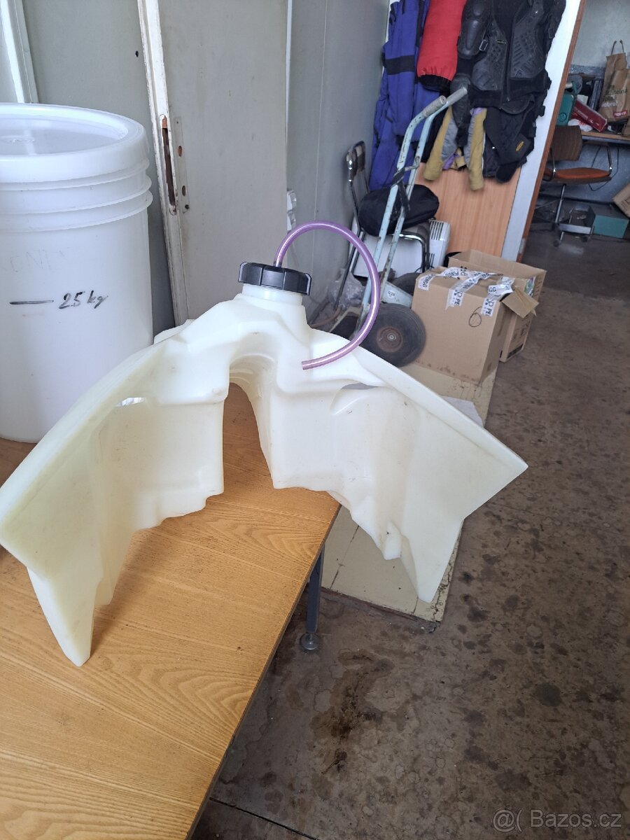 Velka nádrž KTM EXC 200 250 300 12L. - 3