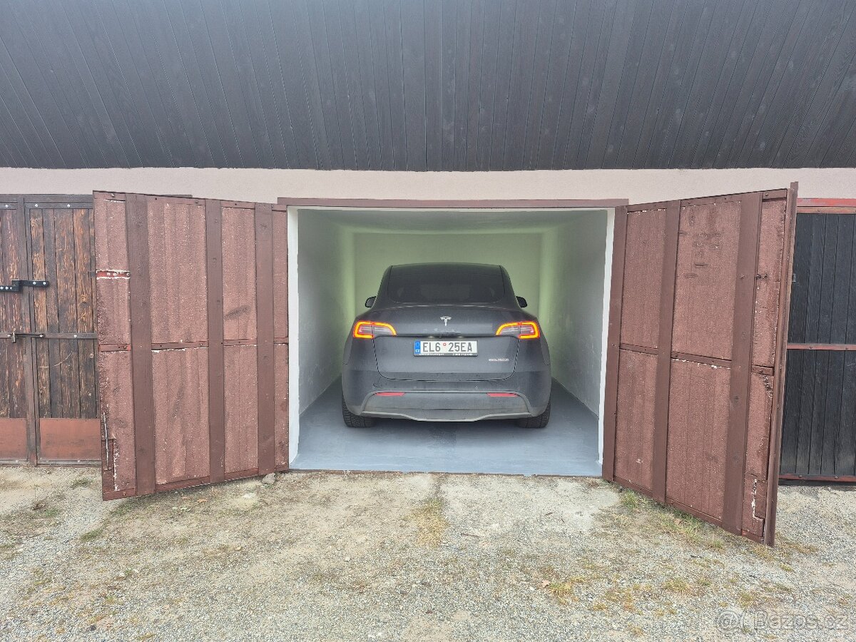 Garáž Votice - ul. Martinů - 3