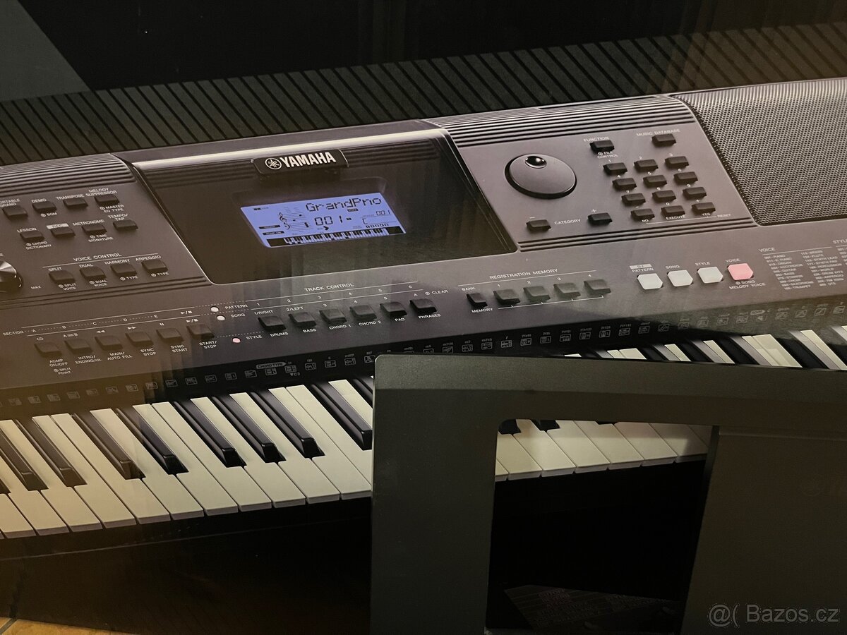 Klávesy/ keyboard Yamaha PSR E453 - 3