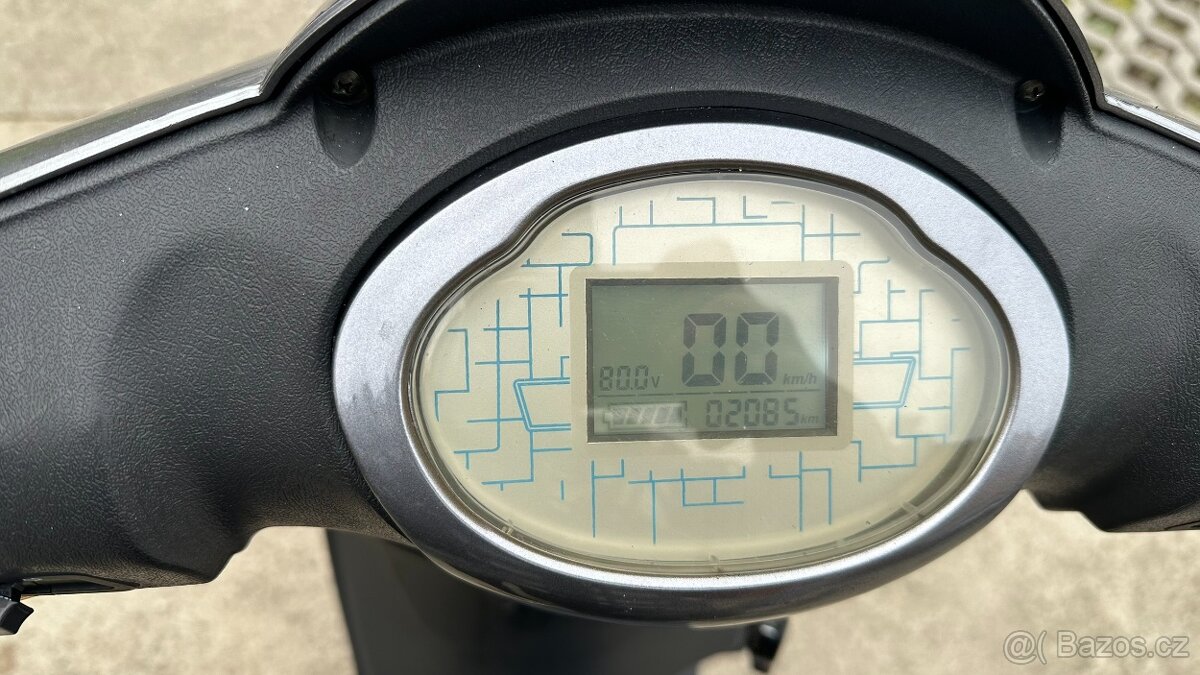 Elektroskútr Racceway E-Moped 70 km/h Nejlepší tuning 5,2kW - 3