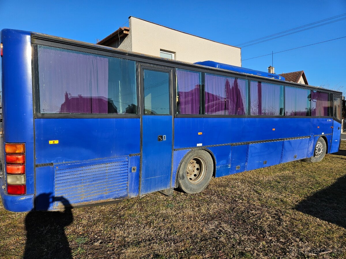 Obytný autobus KAROSA - 3