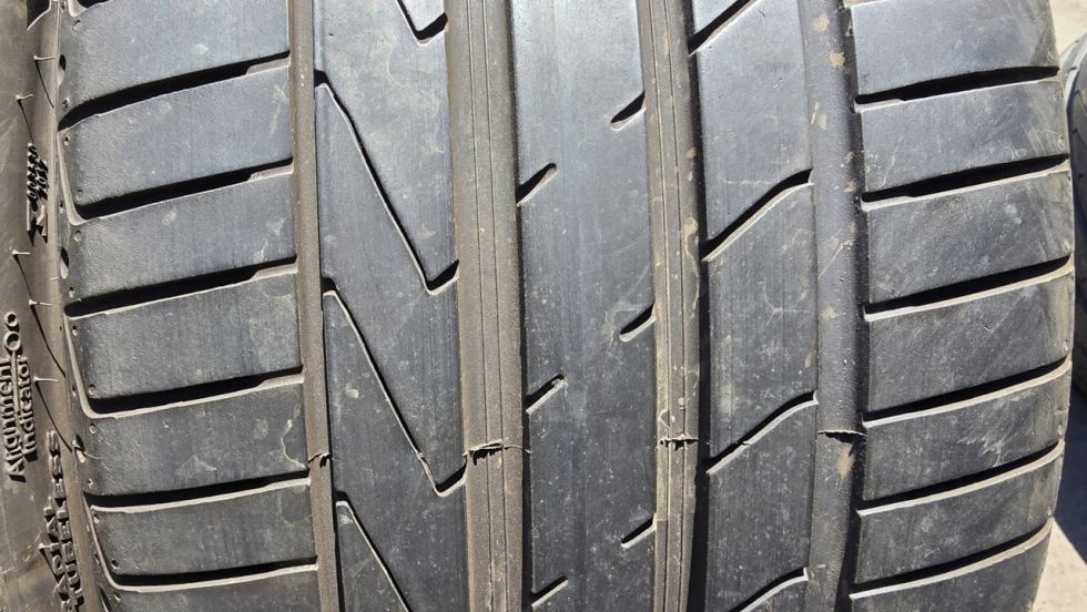 Letní pneu 245/35/19 Hankook - 3