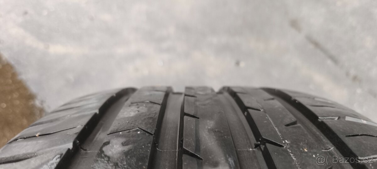 235 55 R17 V Continental - 3