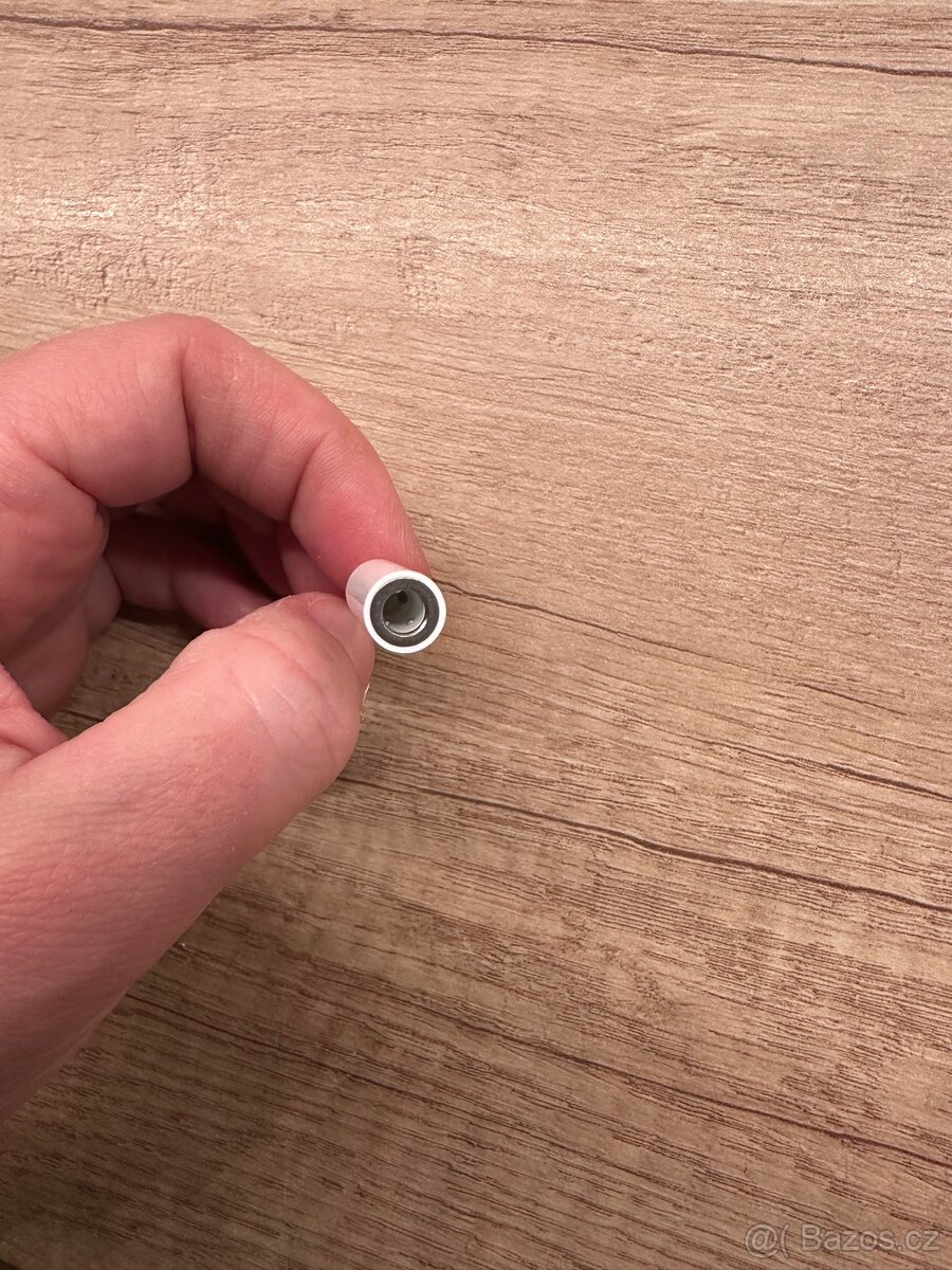 Apple Lightning to 3.5 mm Headphone Jack Adapter - 3