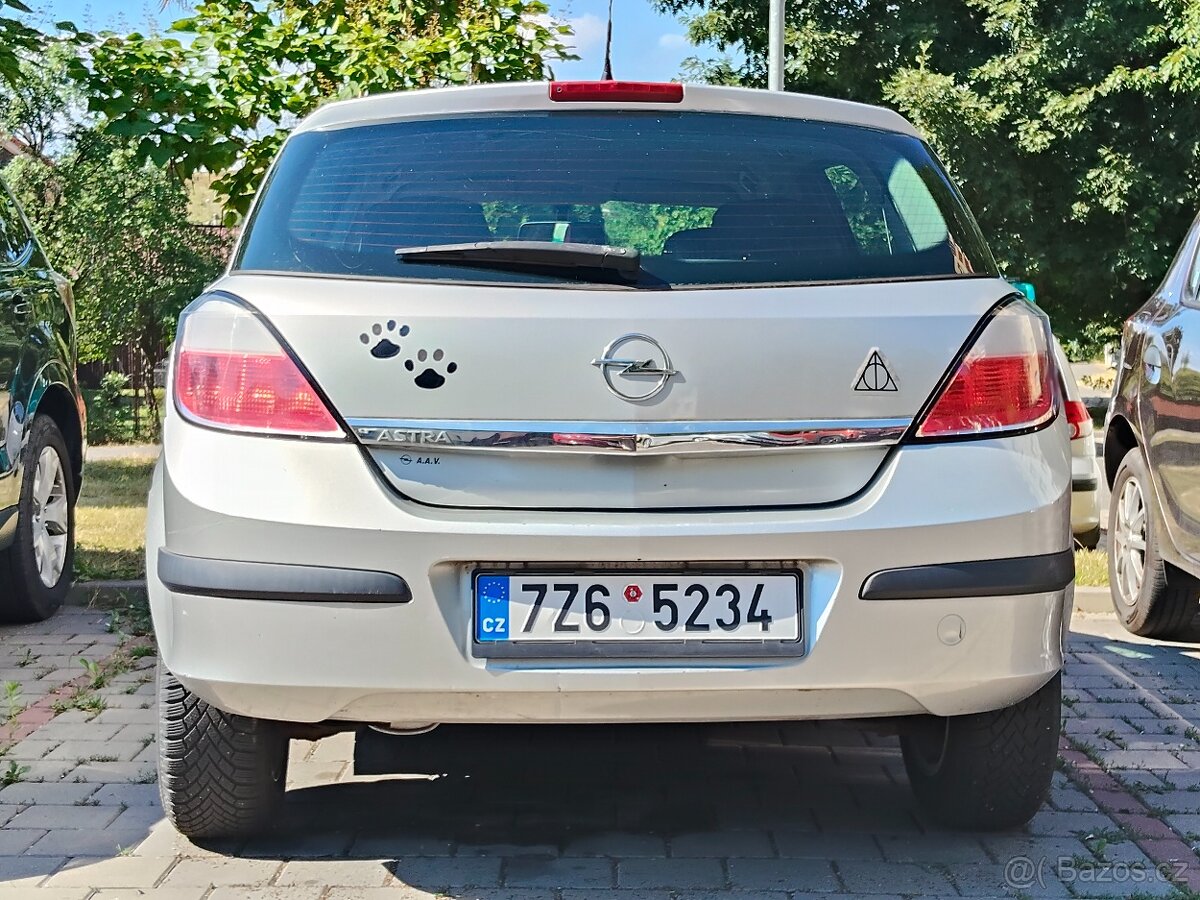 Opel Astra H 1.4 , rok 2005. - 3