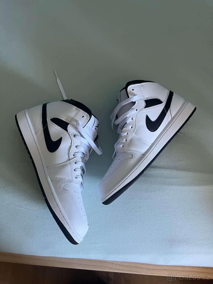 Nike Air Jordan 1 - 3