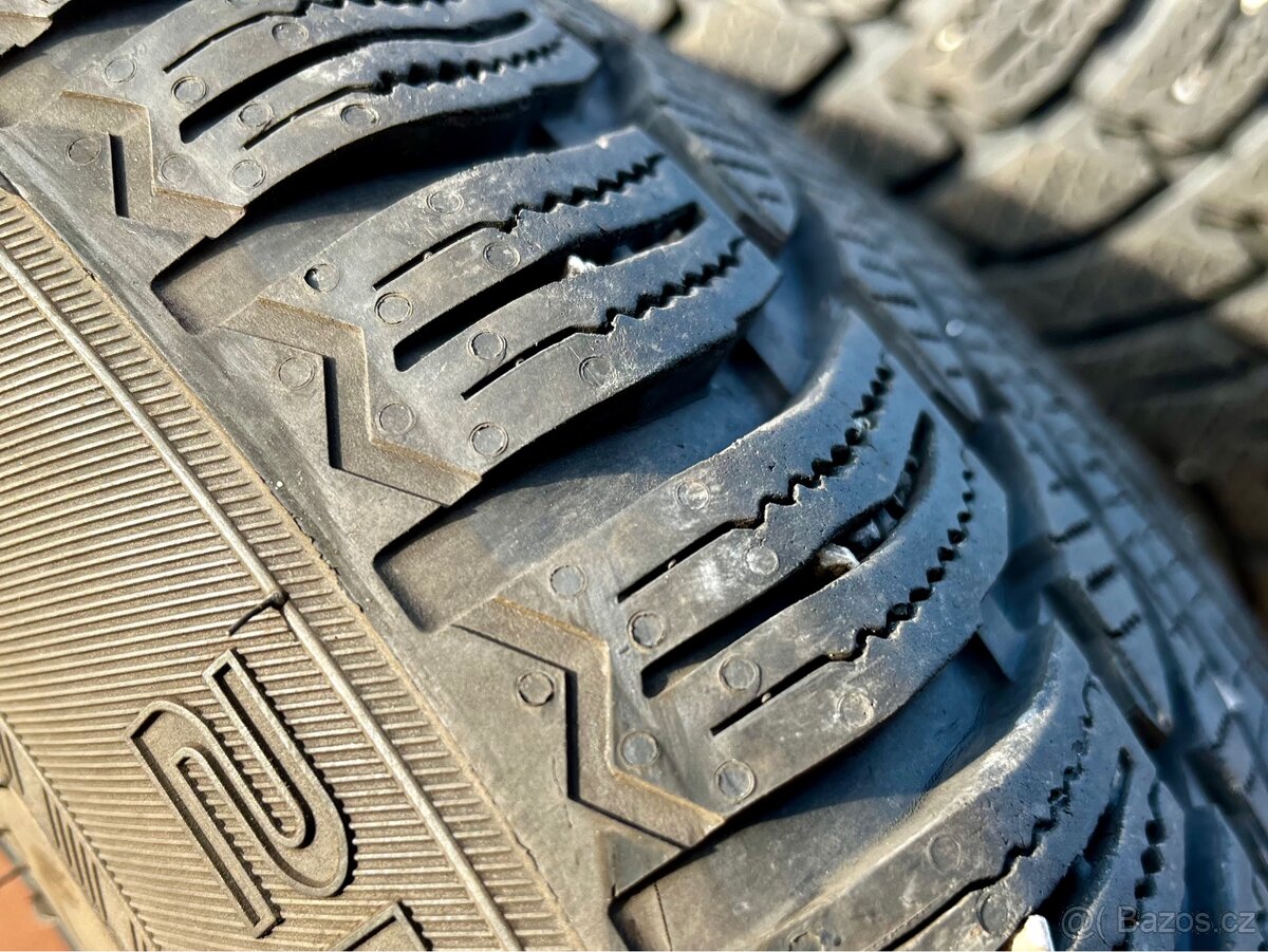 Sada zimních pneumatik 215/55 R18 - 3