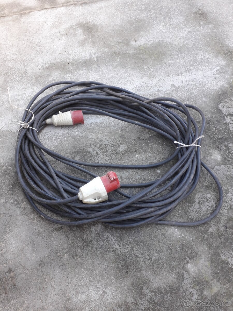 PRODLUŽOVACÍ KABEL 380V - 3