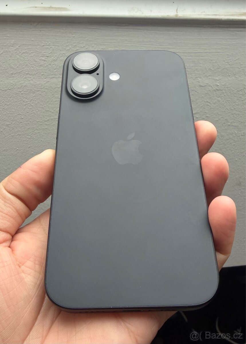 iPhone 16 128 GB černá - 3