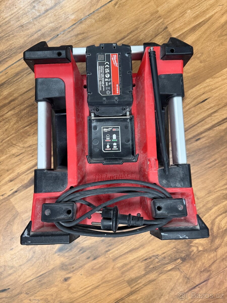 Přenosné Aku rádio/nabíječka Milwaukee M18 + baterie - 3