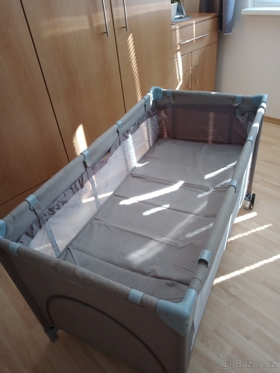 Skládací cestovní postýlka - 3