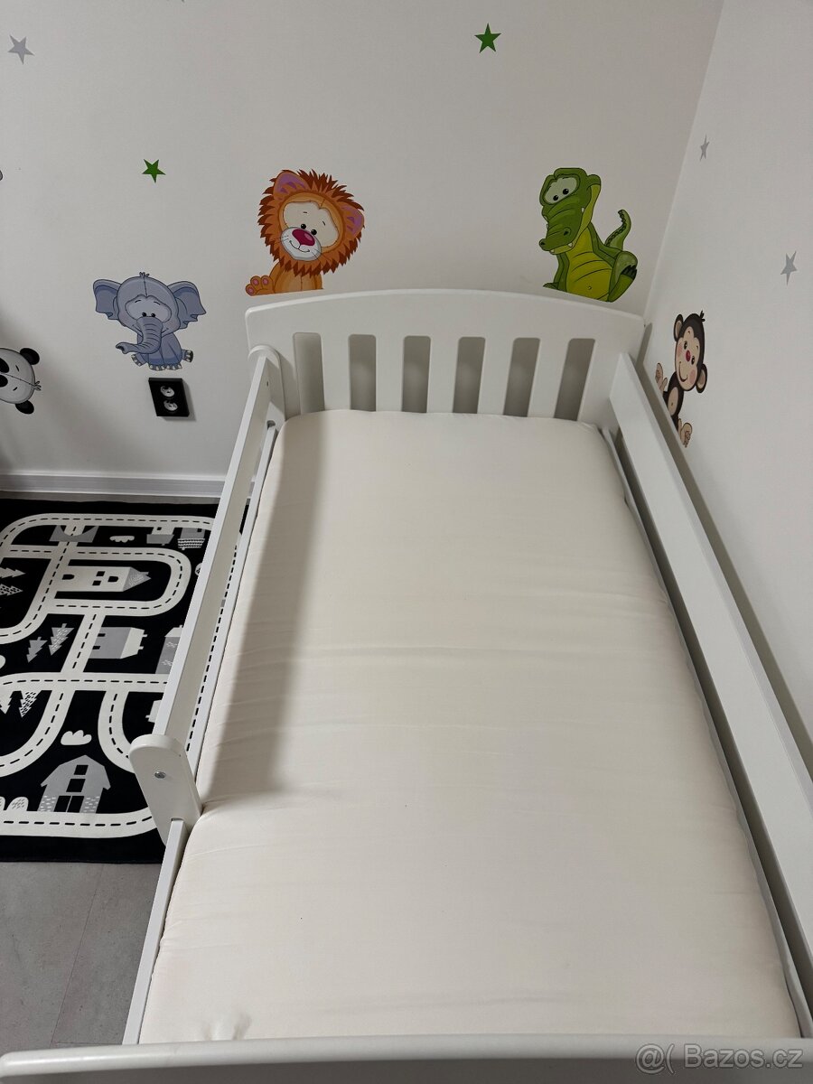 Dětská postel, matrace, 2x chránič, 2x prostěradlo - 3