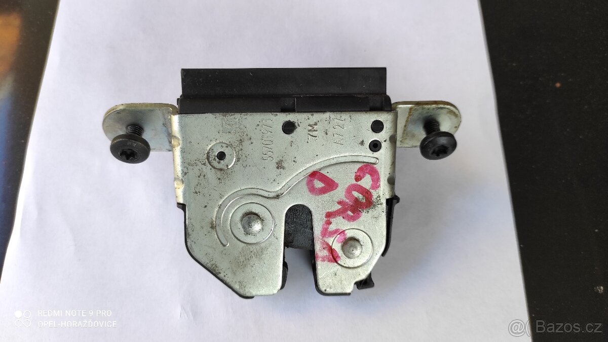 Zámek třetích dveří na Opel Corsa D - 3