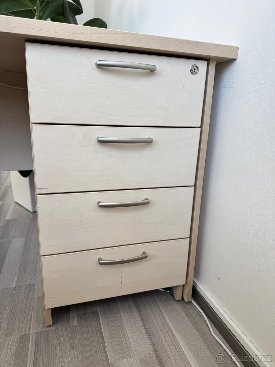 Kancelářský stůl - 3