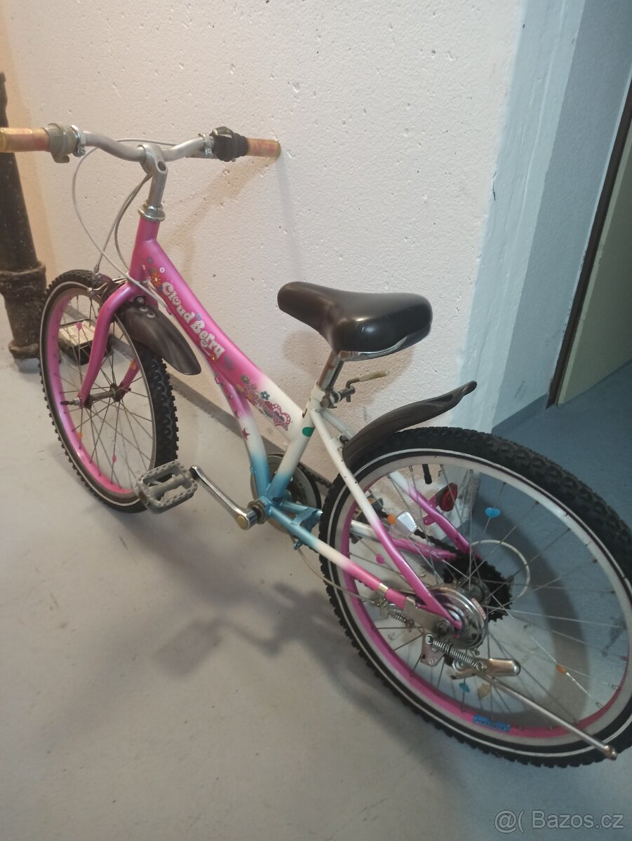 Dívčí kolo vel 22 - 3