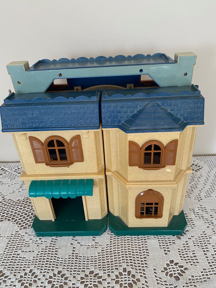 DOMEČEK PRO PANENKY - PLAST - 3