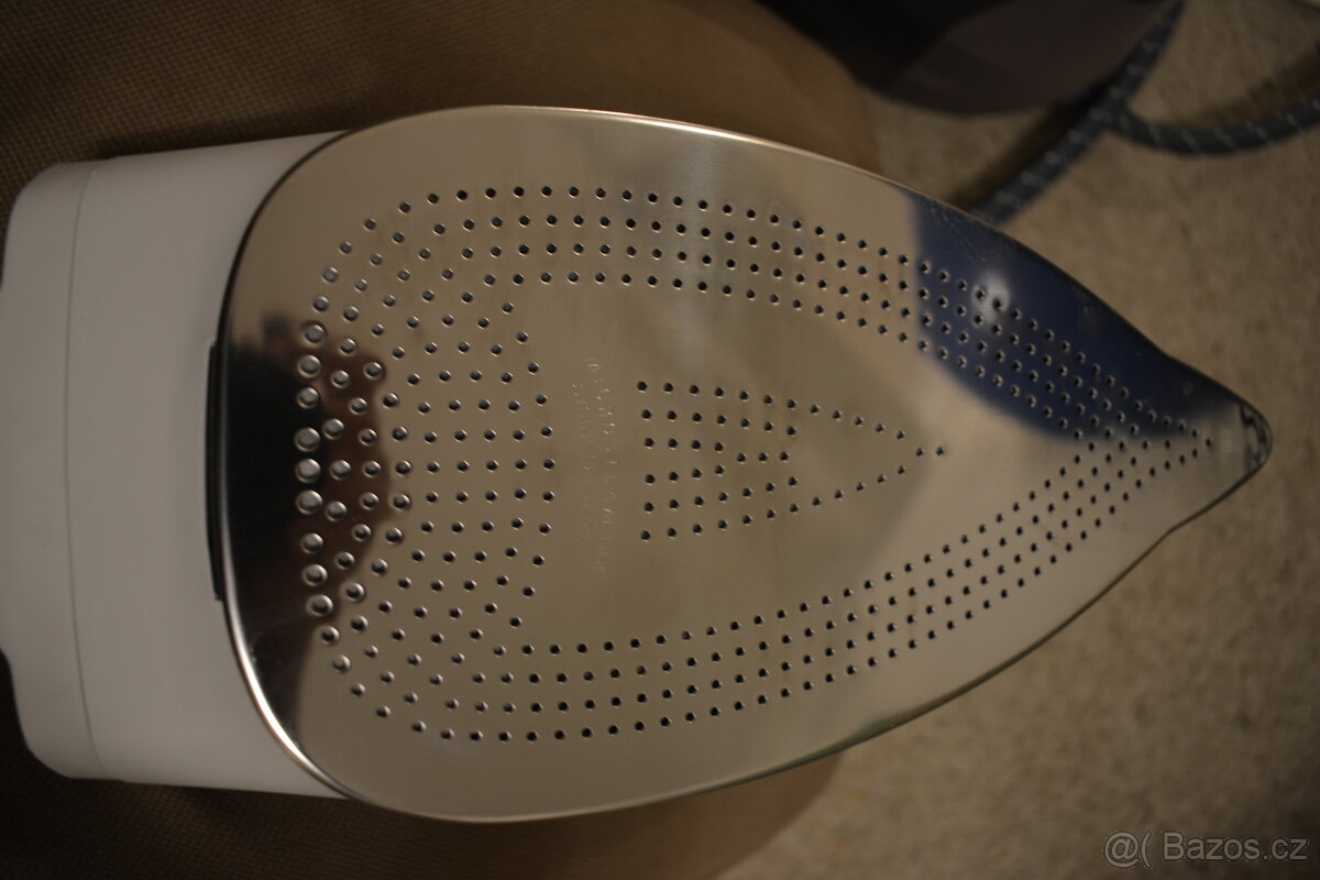 žehlička Rowenta perfect steam prodám,1,3l - 3